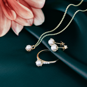 HELMIRIIPUS ROSA - Kultakeskus Oy